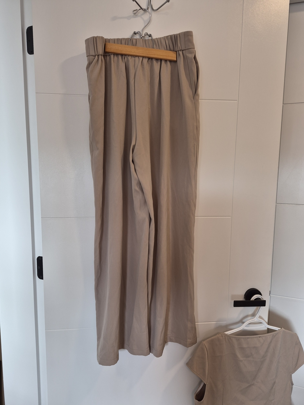 CIDER Taupe Set - Picture 8 of 11